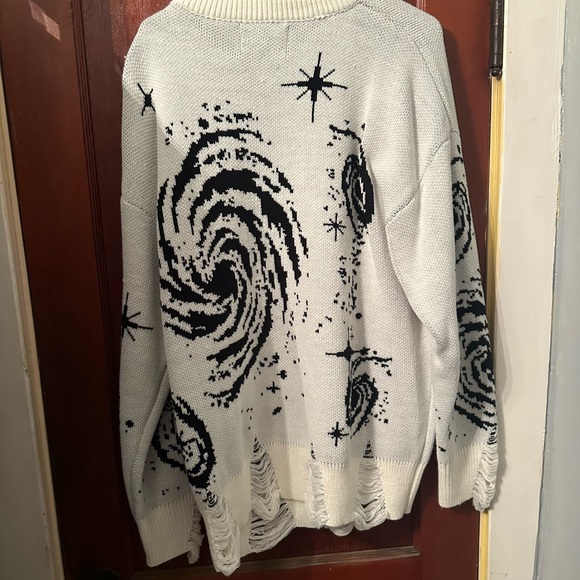 Women’s oversized sweater - Picture 2 of 2